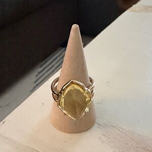 Elegant Gold Ring with Lemon Yellow Gemstone